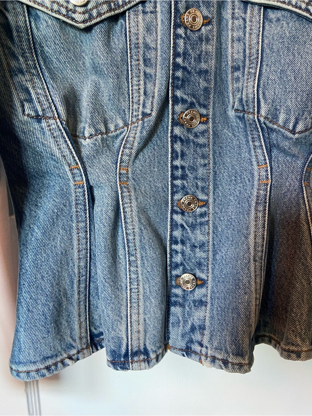 Frame Denim Light Blue Denim Jacket with Contrast Stitching - Picture 5 of 8